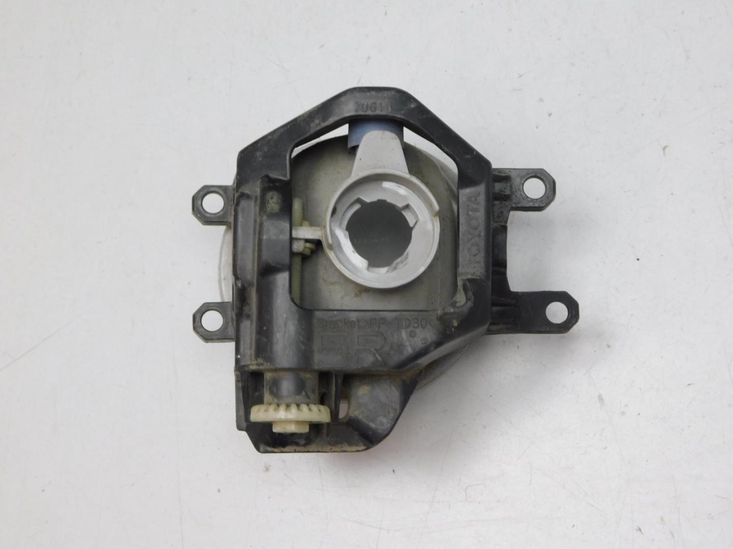 Фара противотуманная правая