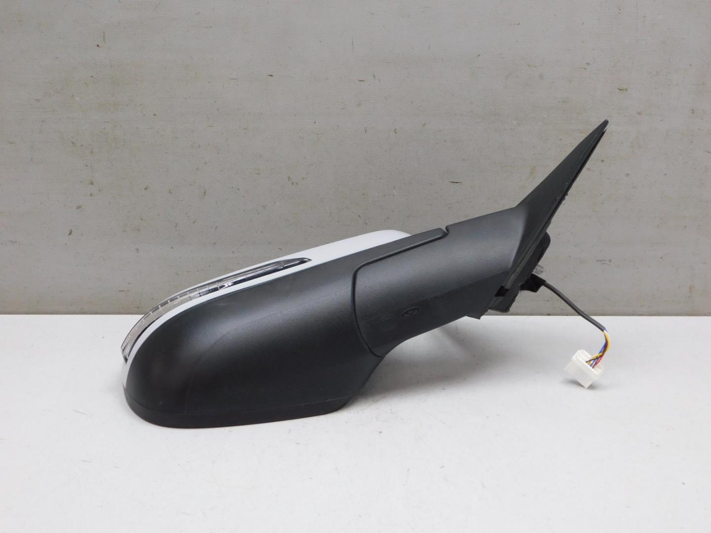 Зеркало правое электрическое