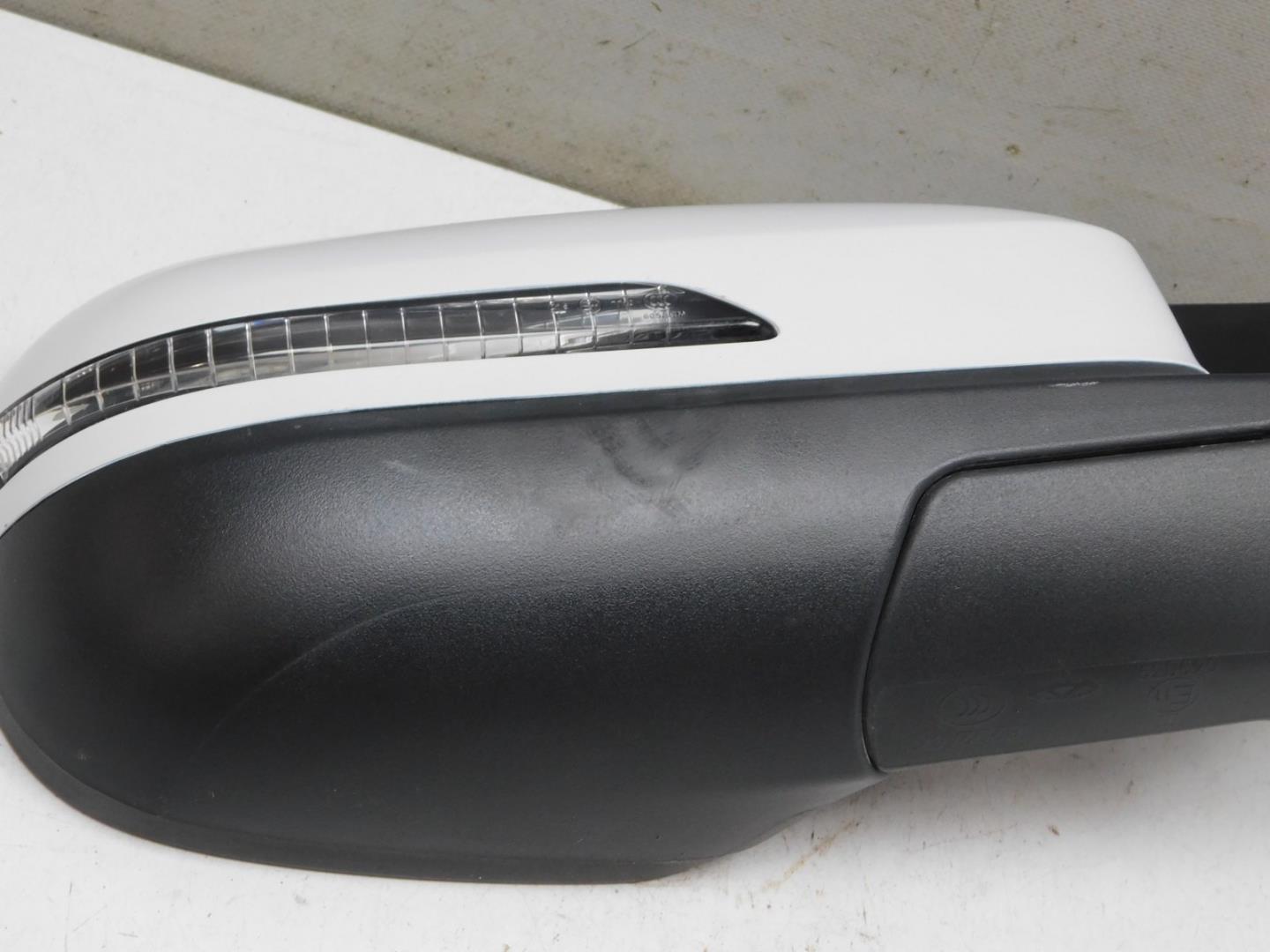 Зеркало правое электрическое