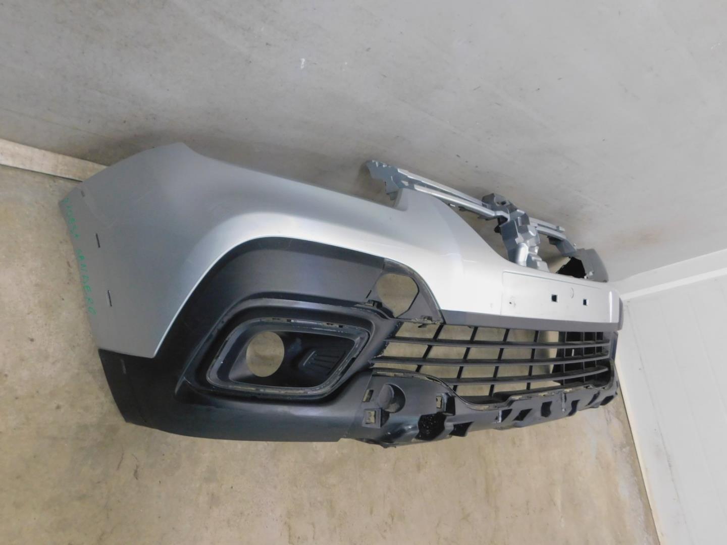 Бампер передний