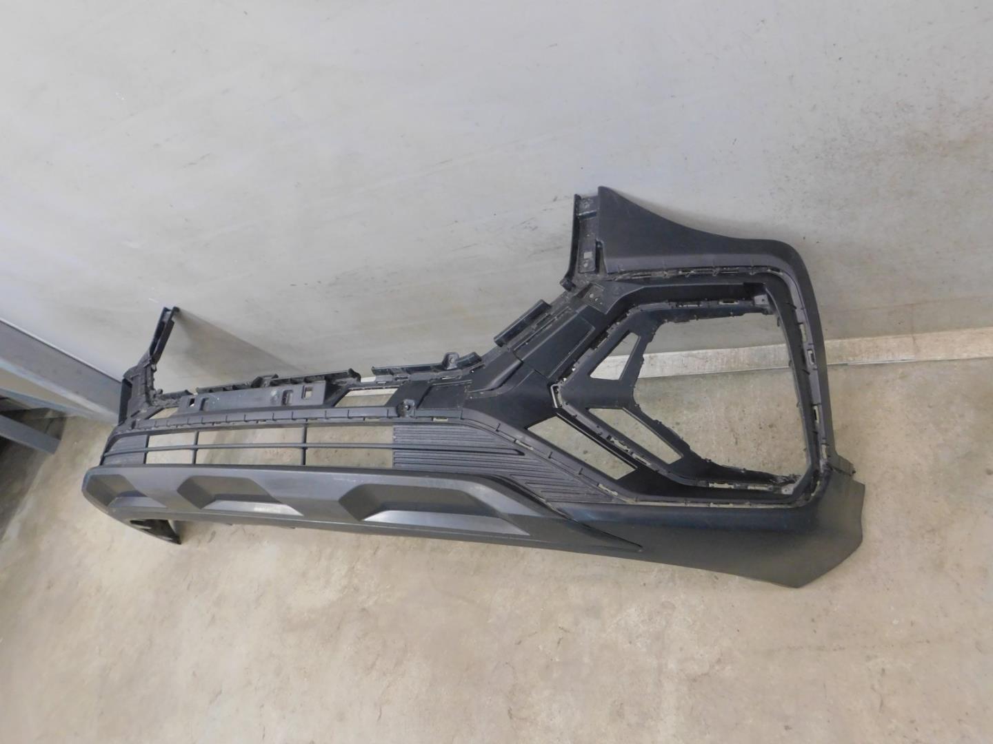 Бампер передний