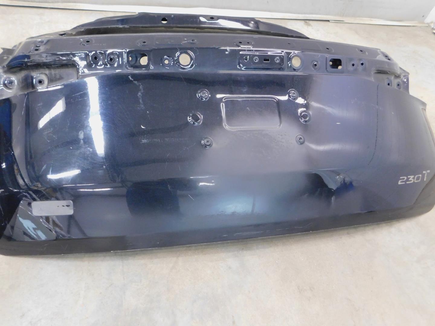 Дверь багажника