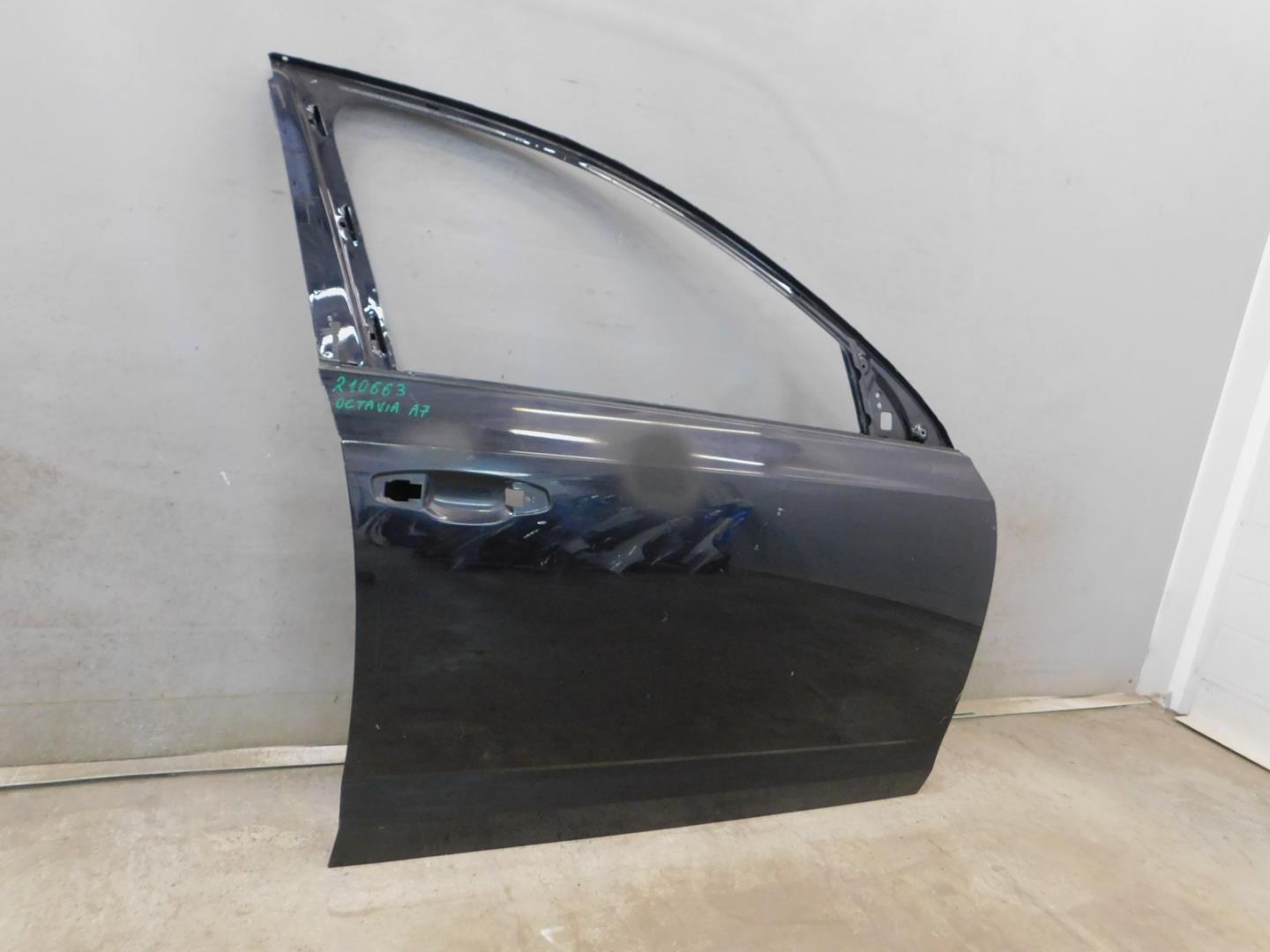 Дверь передняя правая