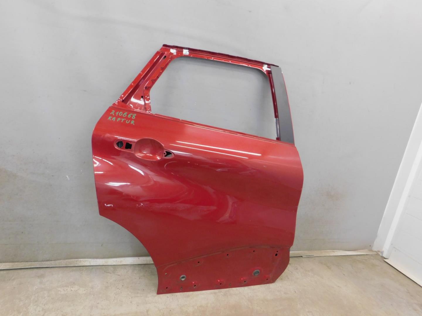 Дверь задняя правая