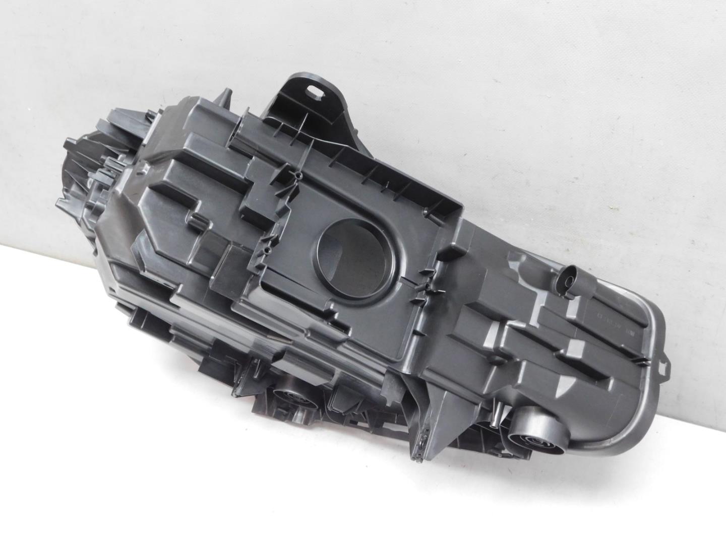 Корпус фары левой