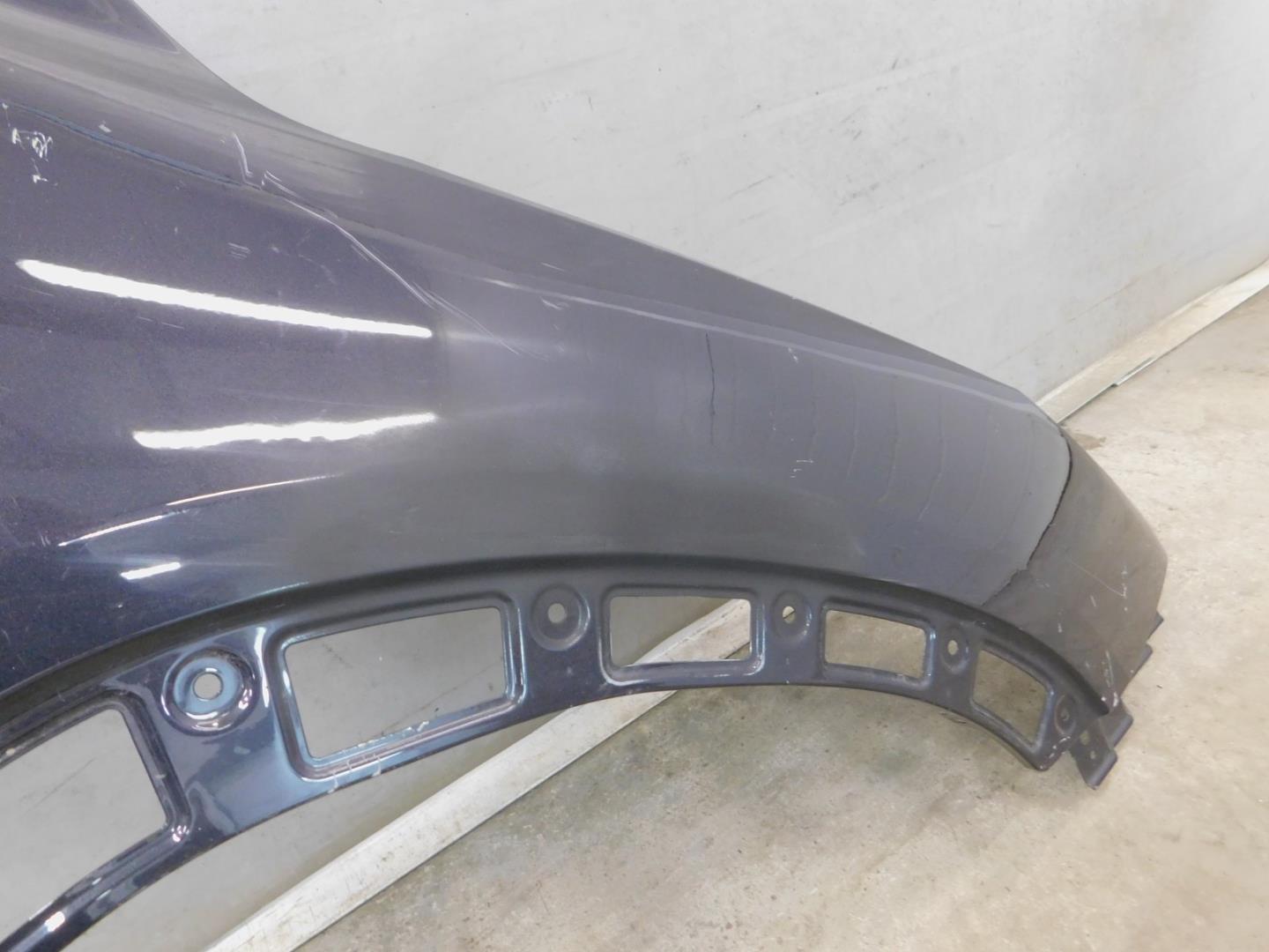 Крыло переднее правое