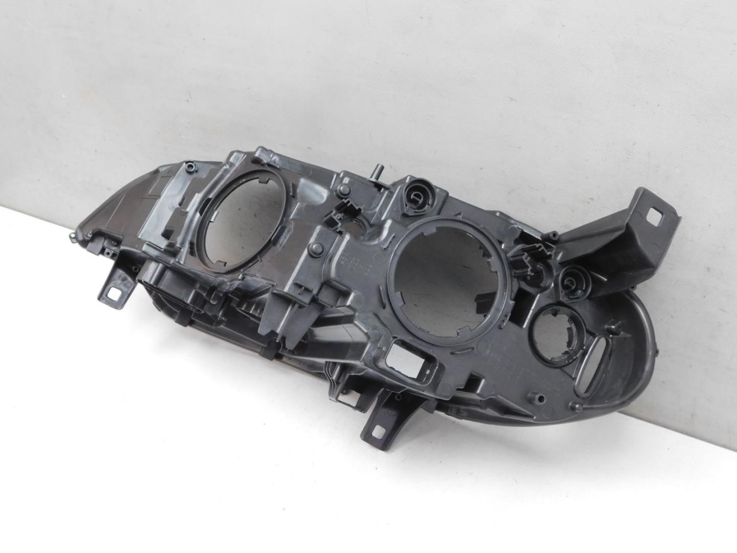 Корпус фары правой