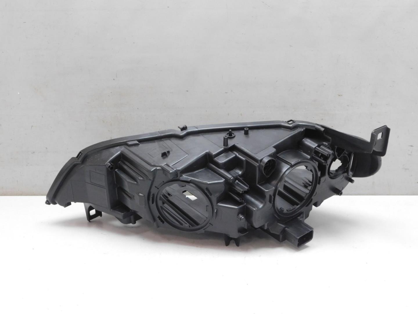 Корпус фары правой