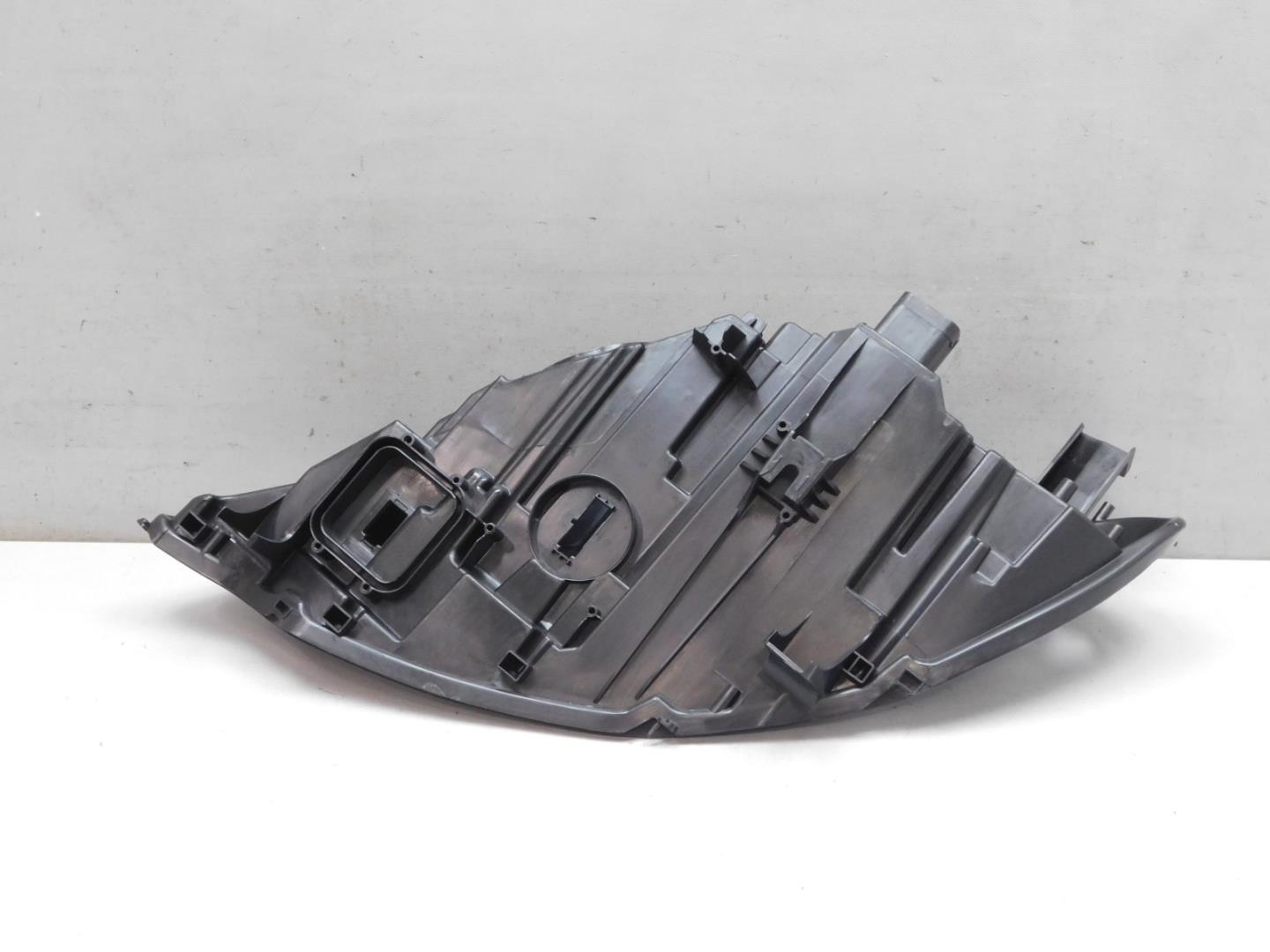 Корпус фары правой