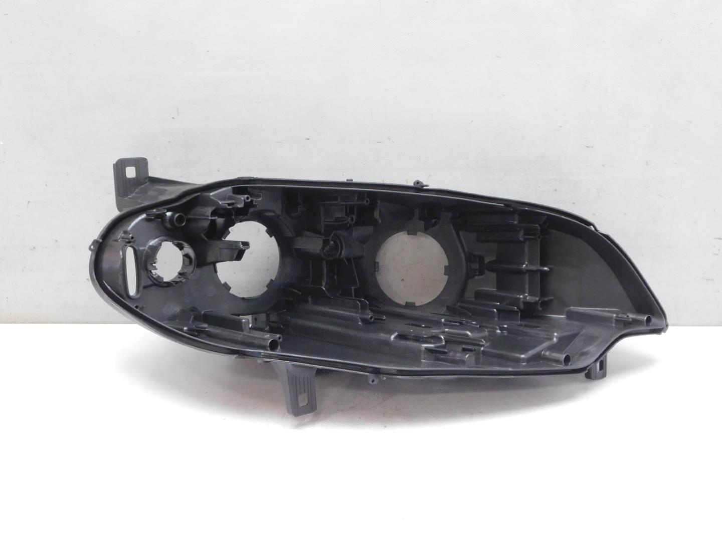 Корпус фары правой