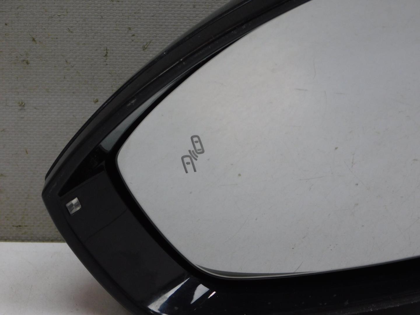 Зеркало левое электрическое