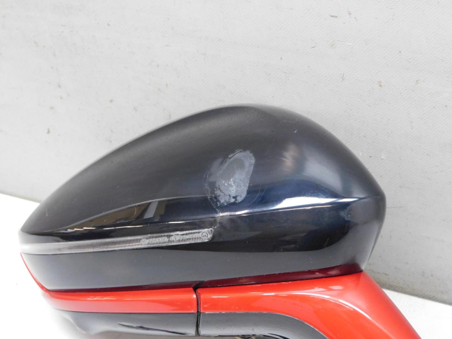 Зеркало правое электрическое