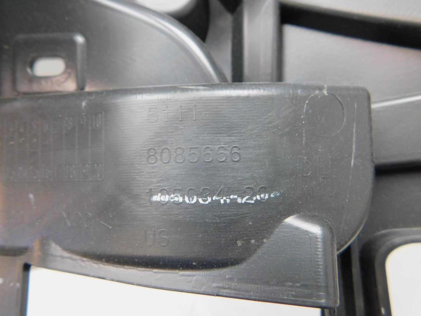 Кронштейн переднего бампера