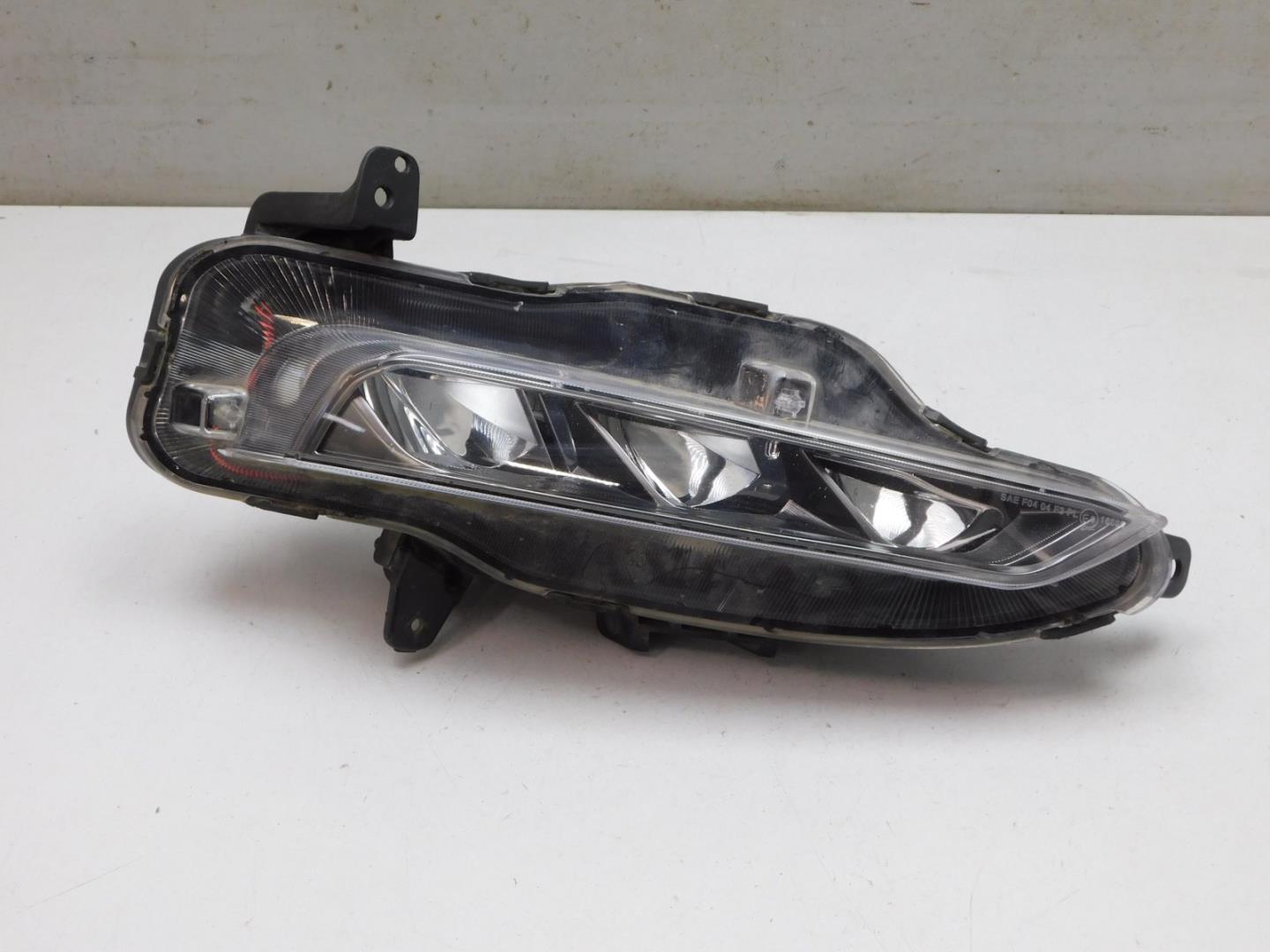 Фара противотуманная правая