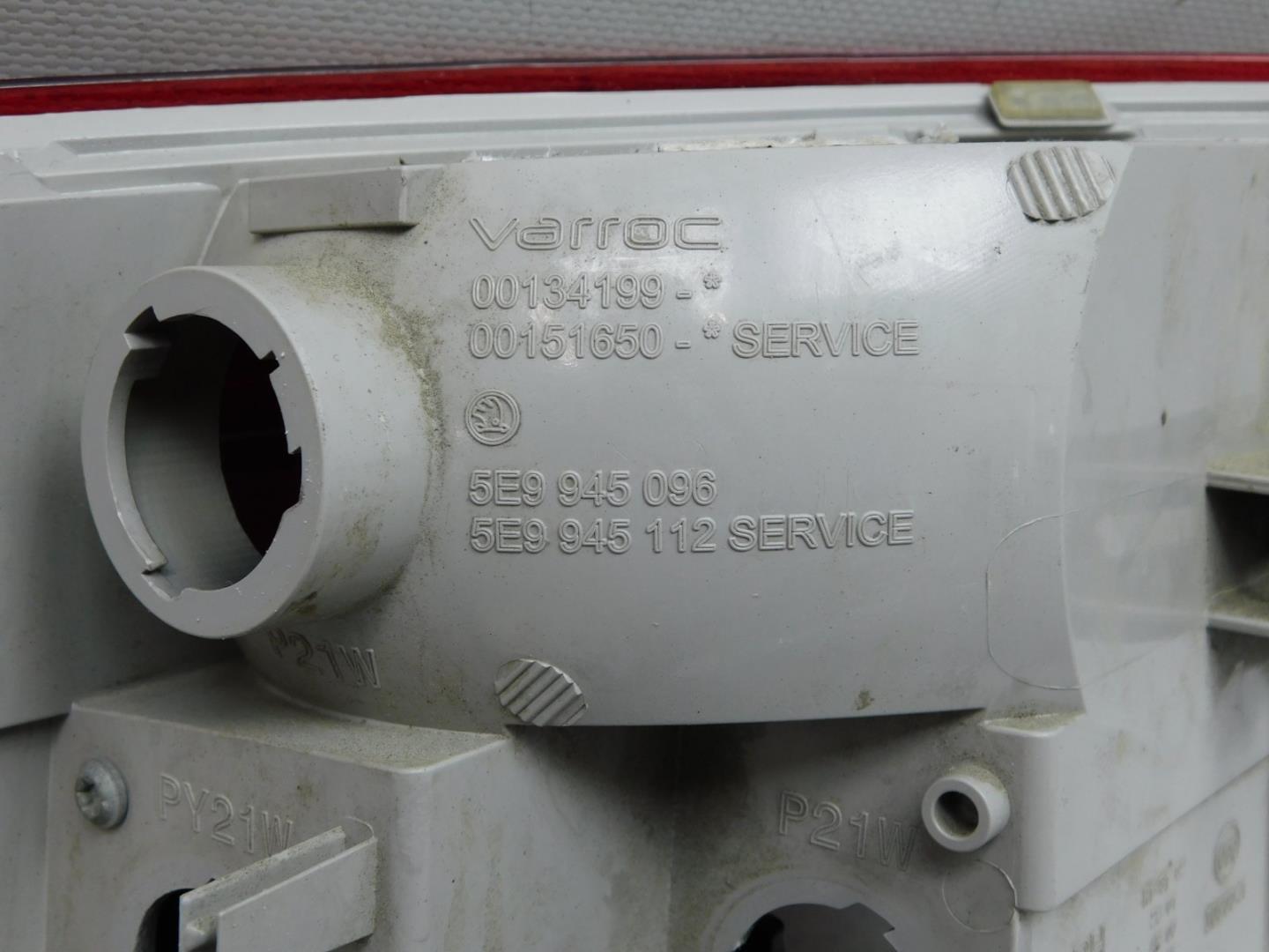 Фонарь задний правый