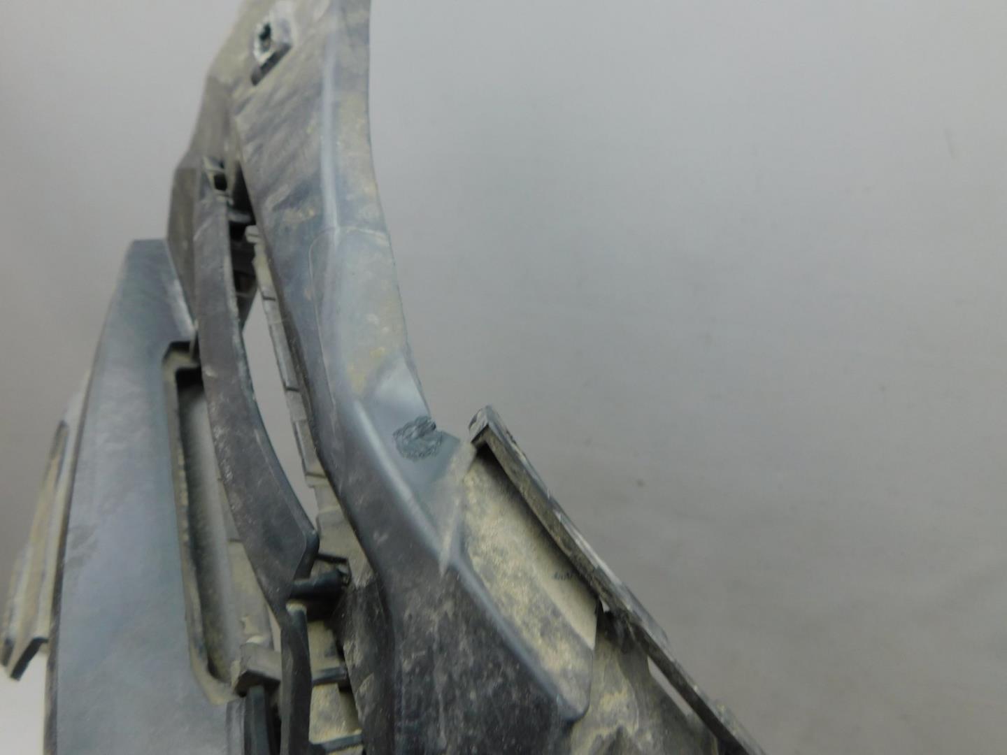 Кронштейн переднего бампера