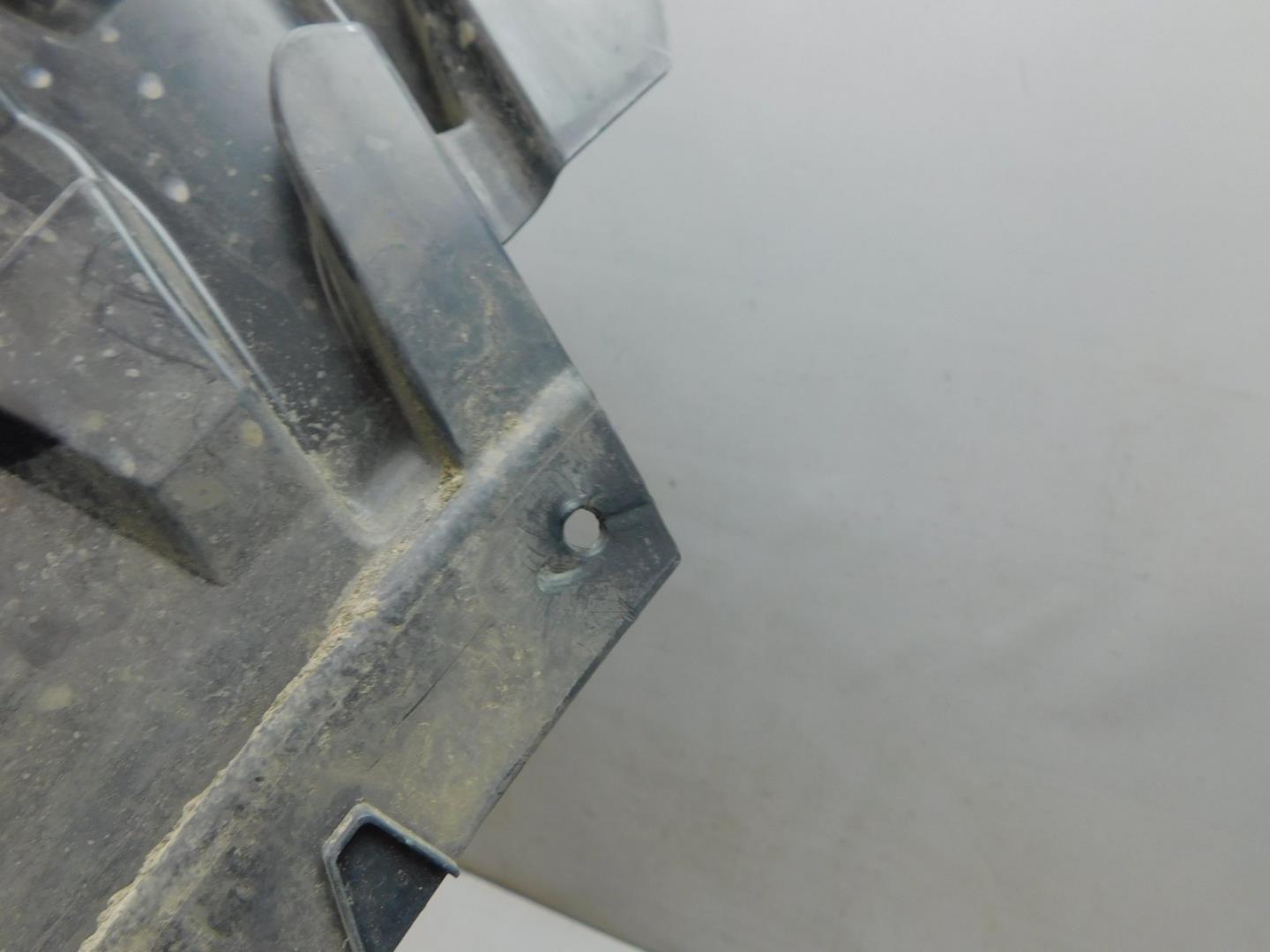 Кронштейн переднего бампера