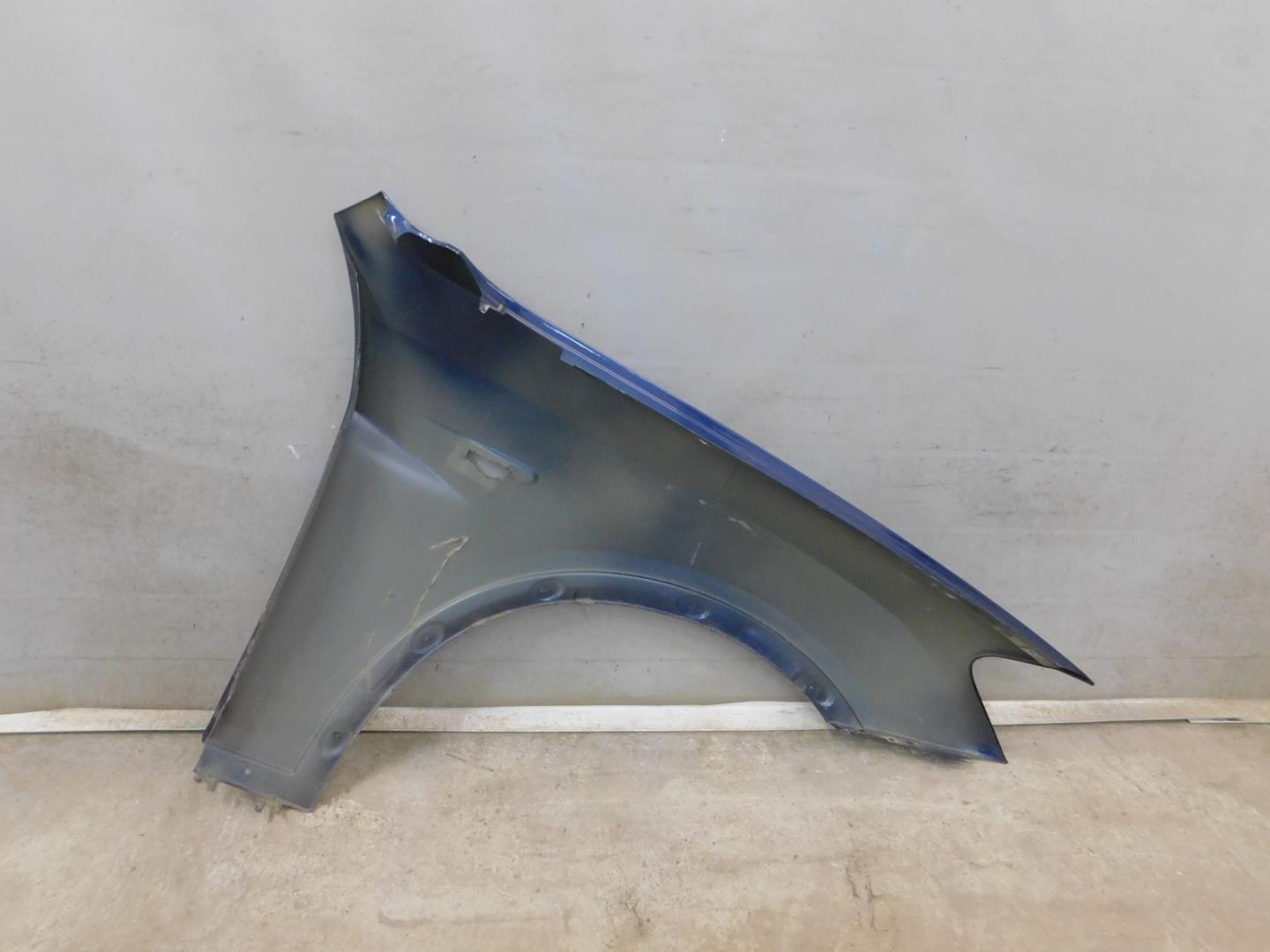 Крыло переднее левое