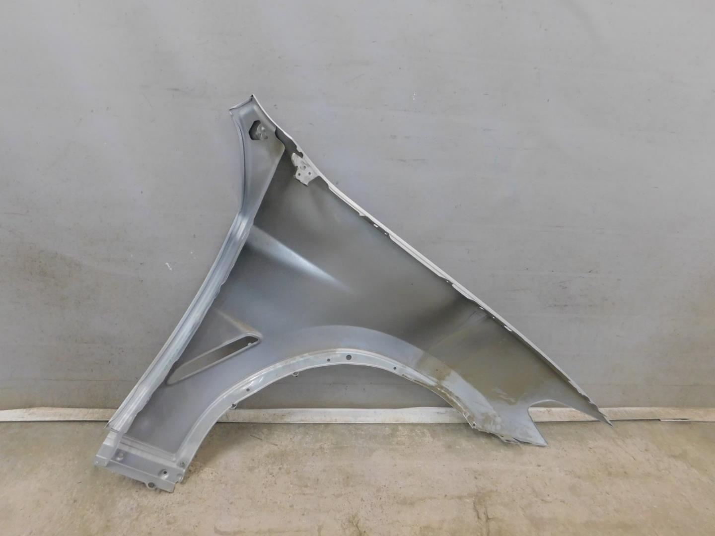 Крыло переднее левое