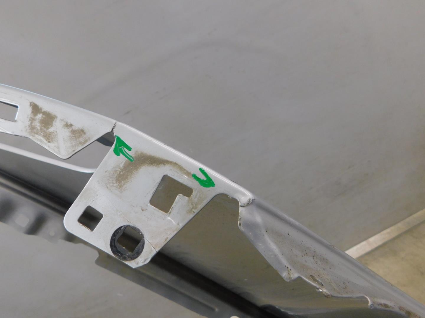 Крыло переднее левое