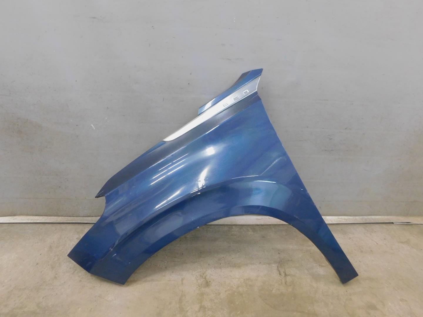 Крыло переднее левое