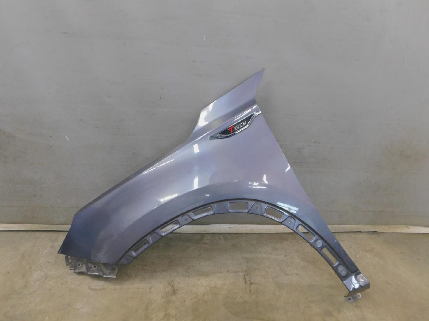 Крыло переднее левое