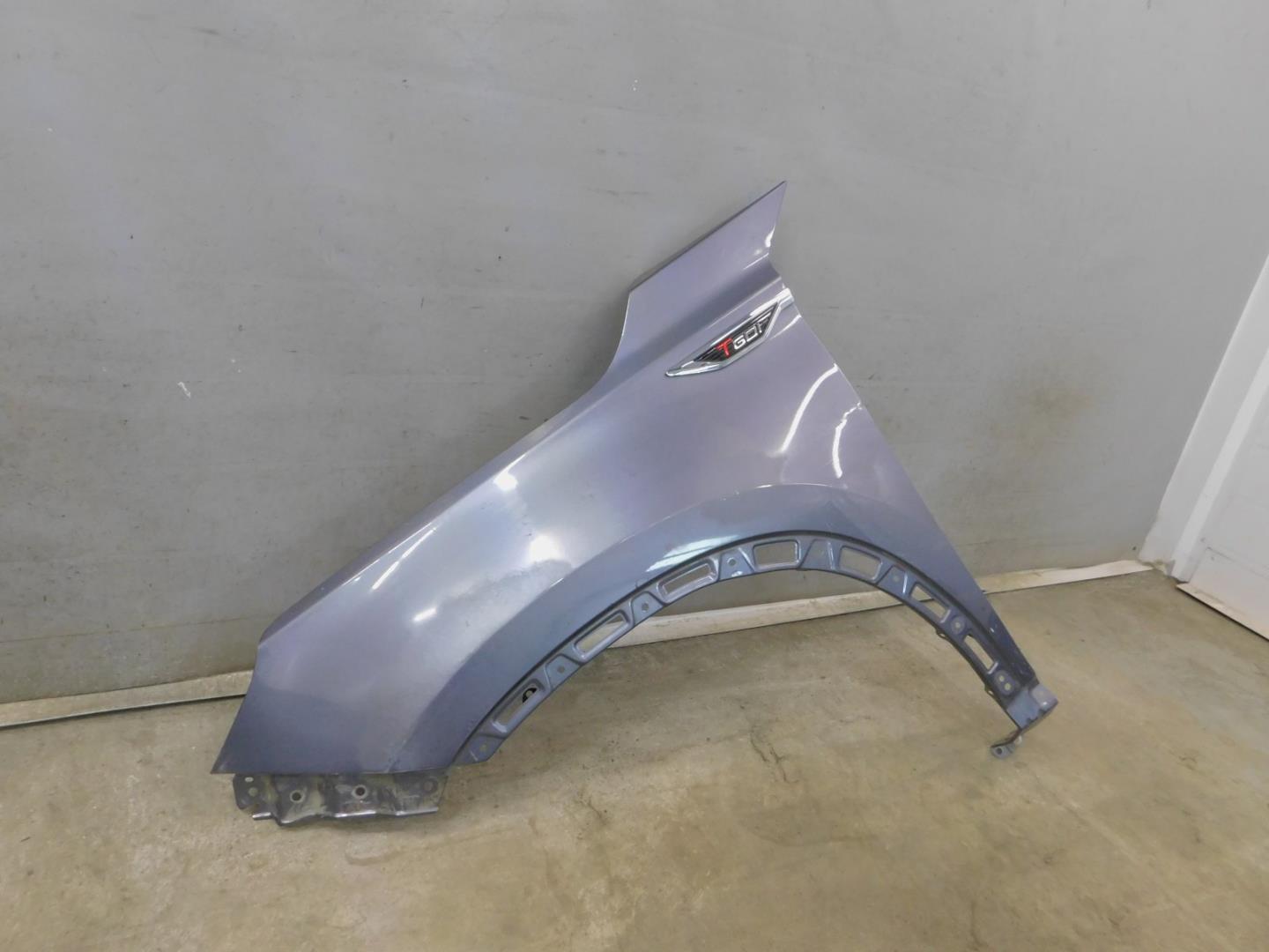 Крыло переднее левое