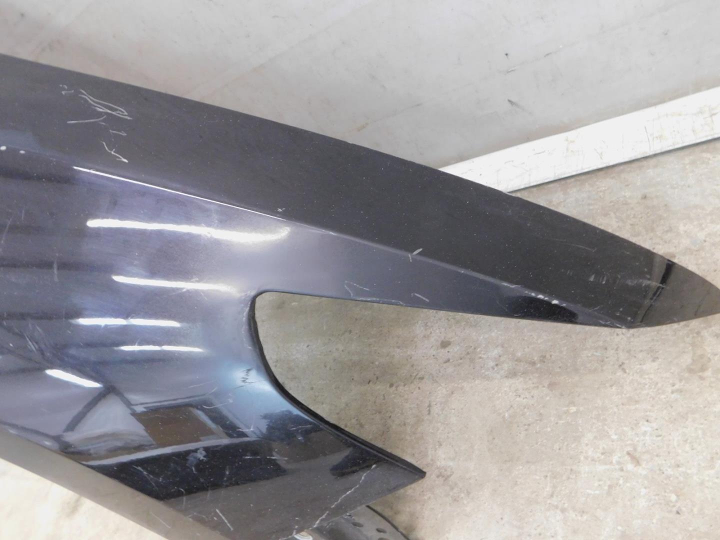 Крыло переднее правое