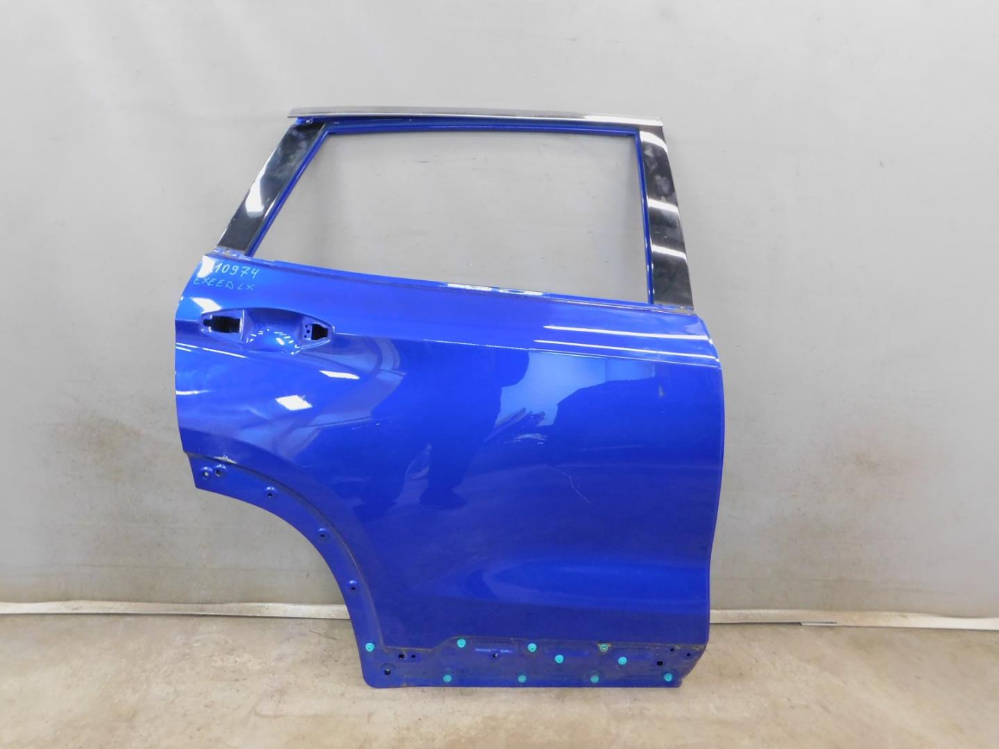 Дверь задняя правая