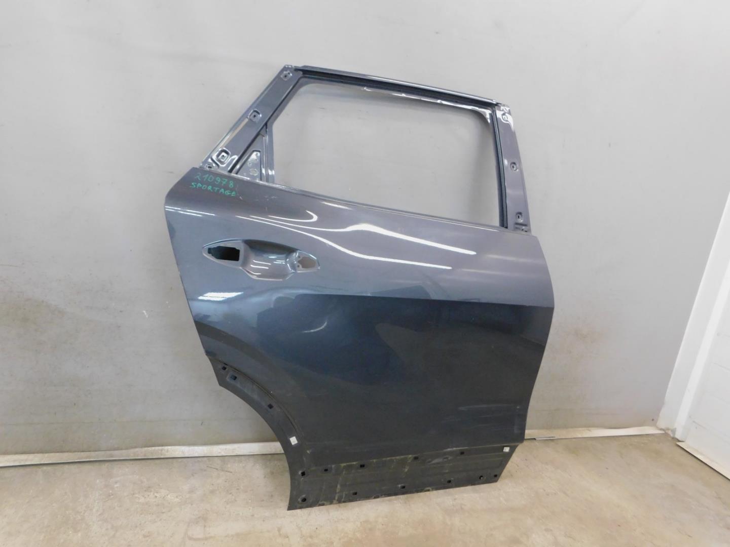 Дверь задняя правая