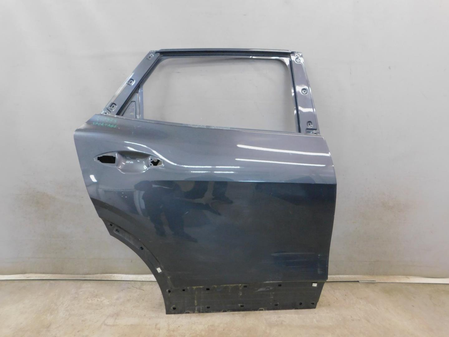 Дверь задняя правая