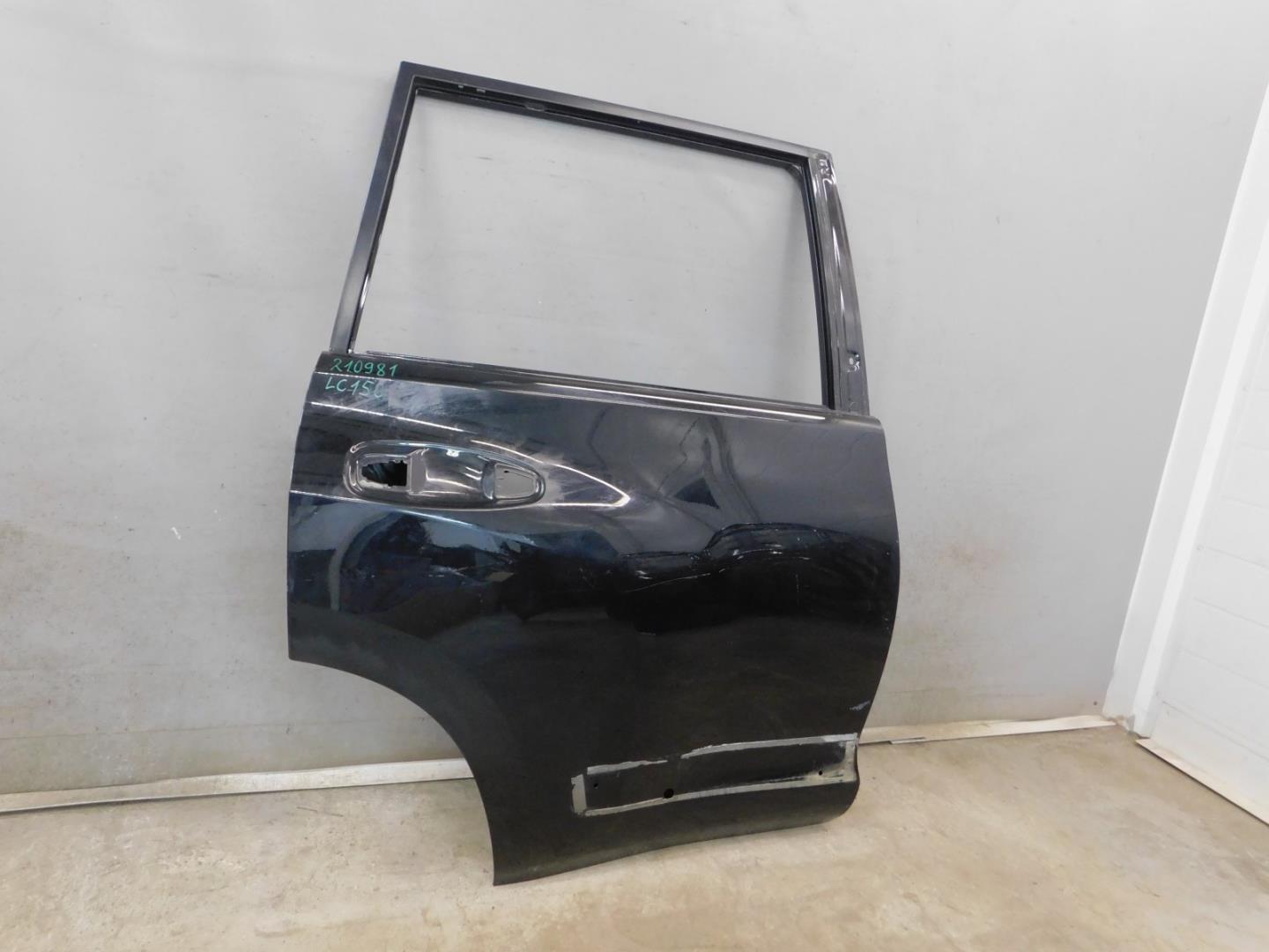 Дверь задняя правая