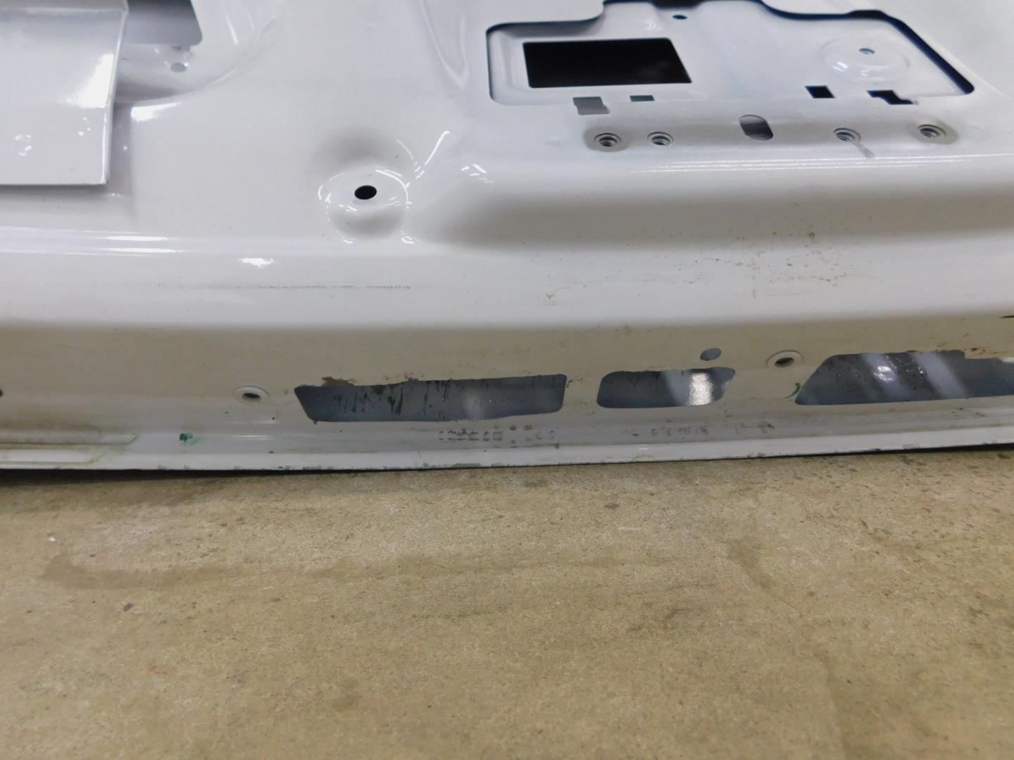 Дверь багажника