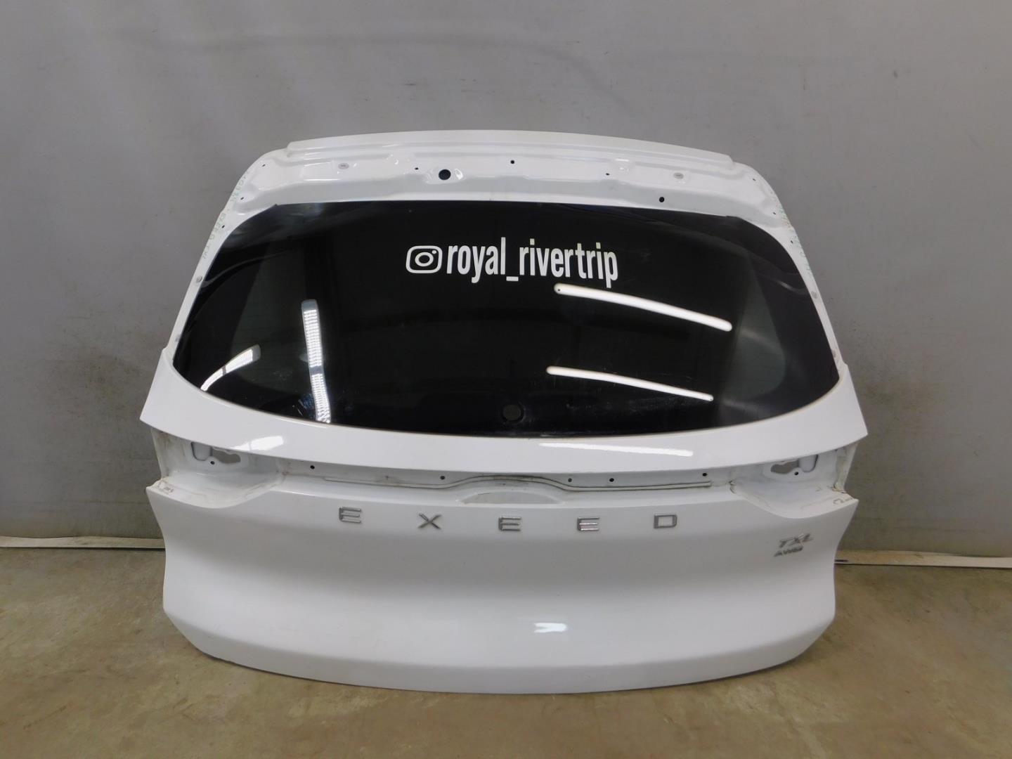 Дверь багажника