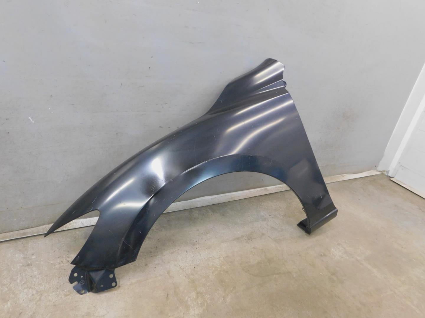 Крыло переднее левое