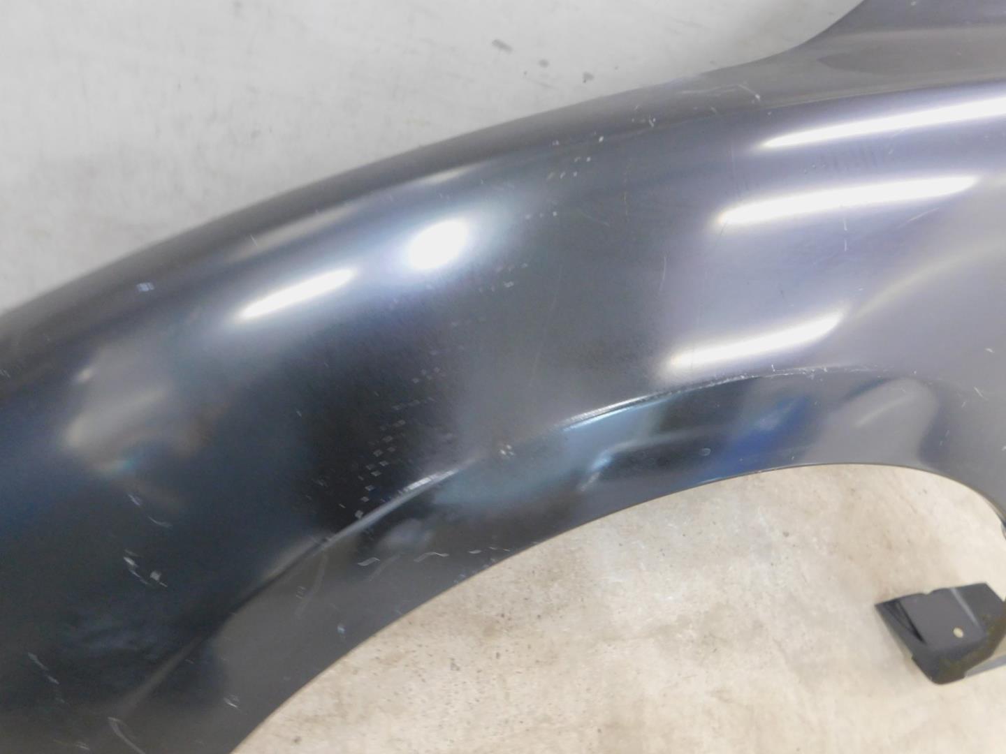 Крыло переднее левое