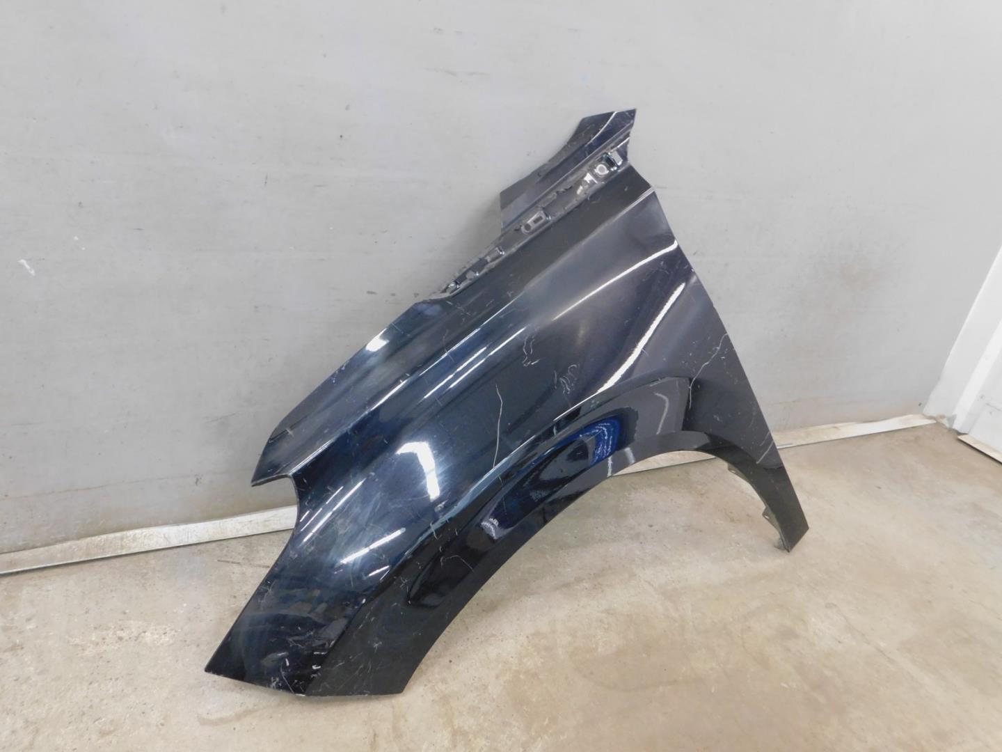 Крыло переднее левое