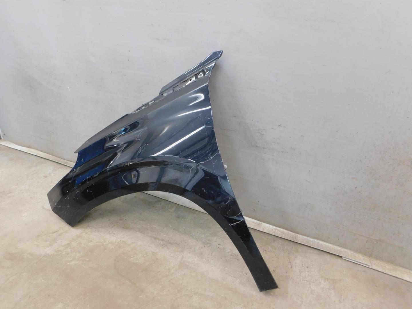 Крыло переднее левое