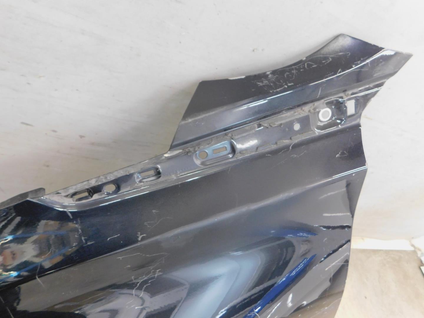 Крыло переднее левое