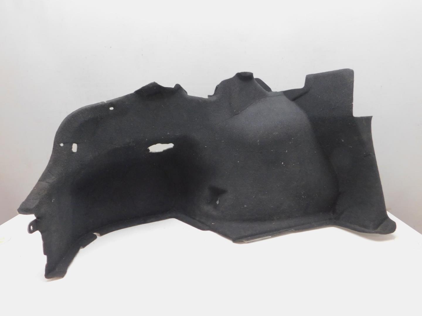 Обшивка багажника