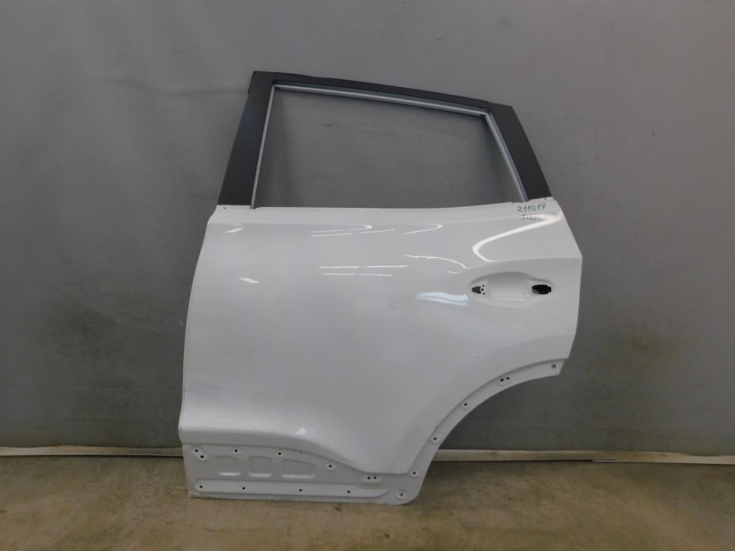 Дверь задняя левая