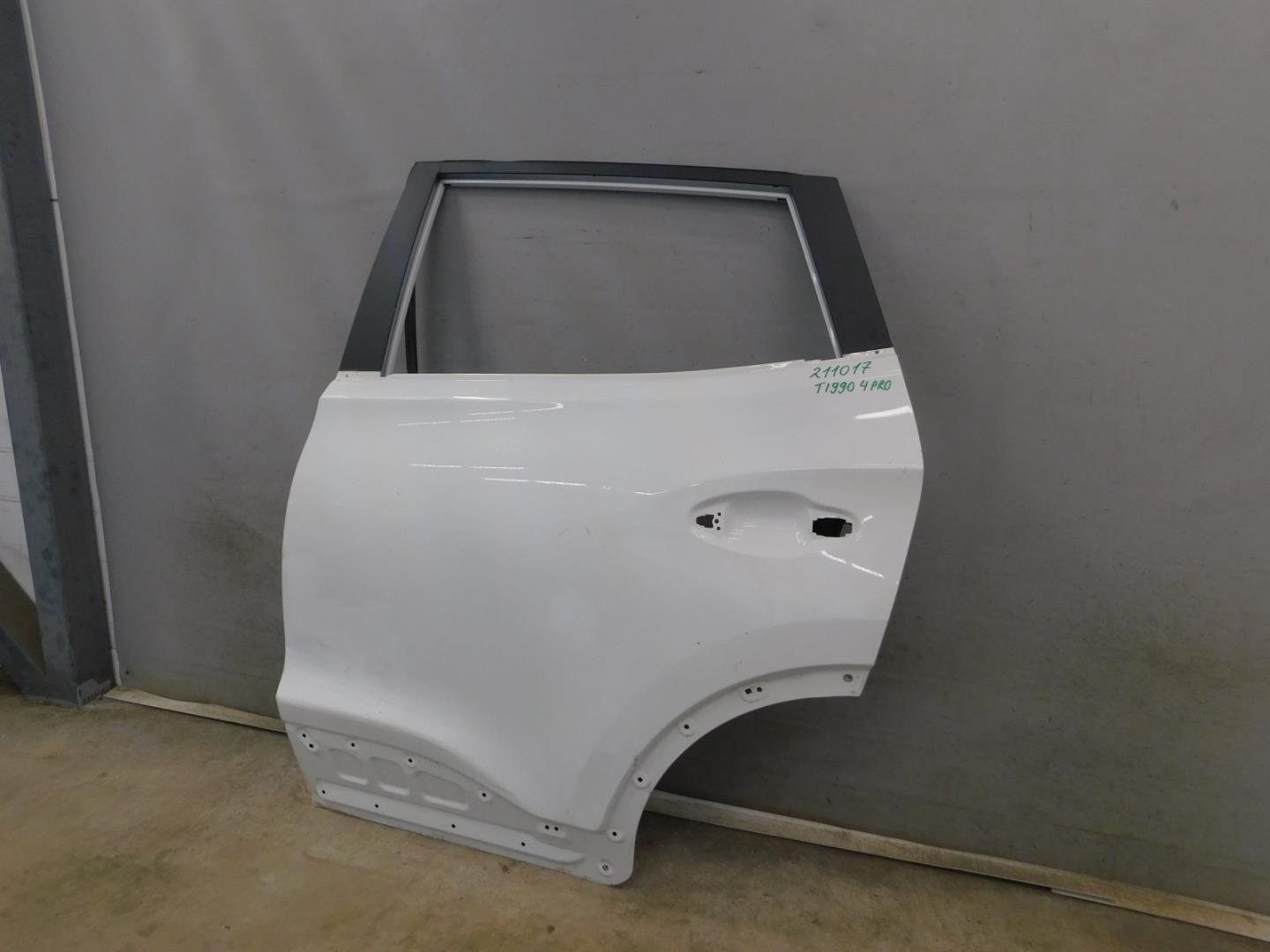 Дверь задняя левая