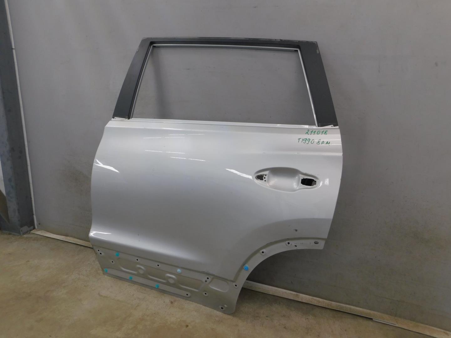 Дверь задняя левая