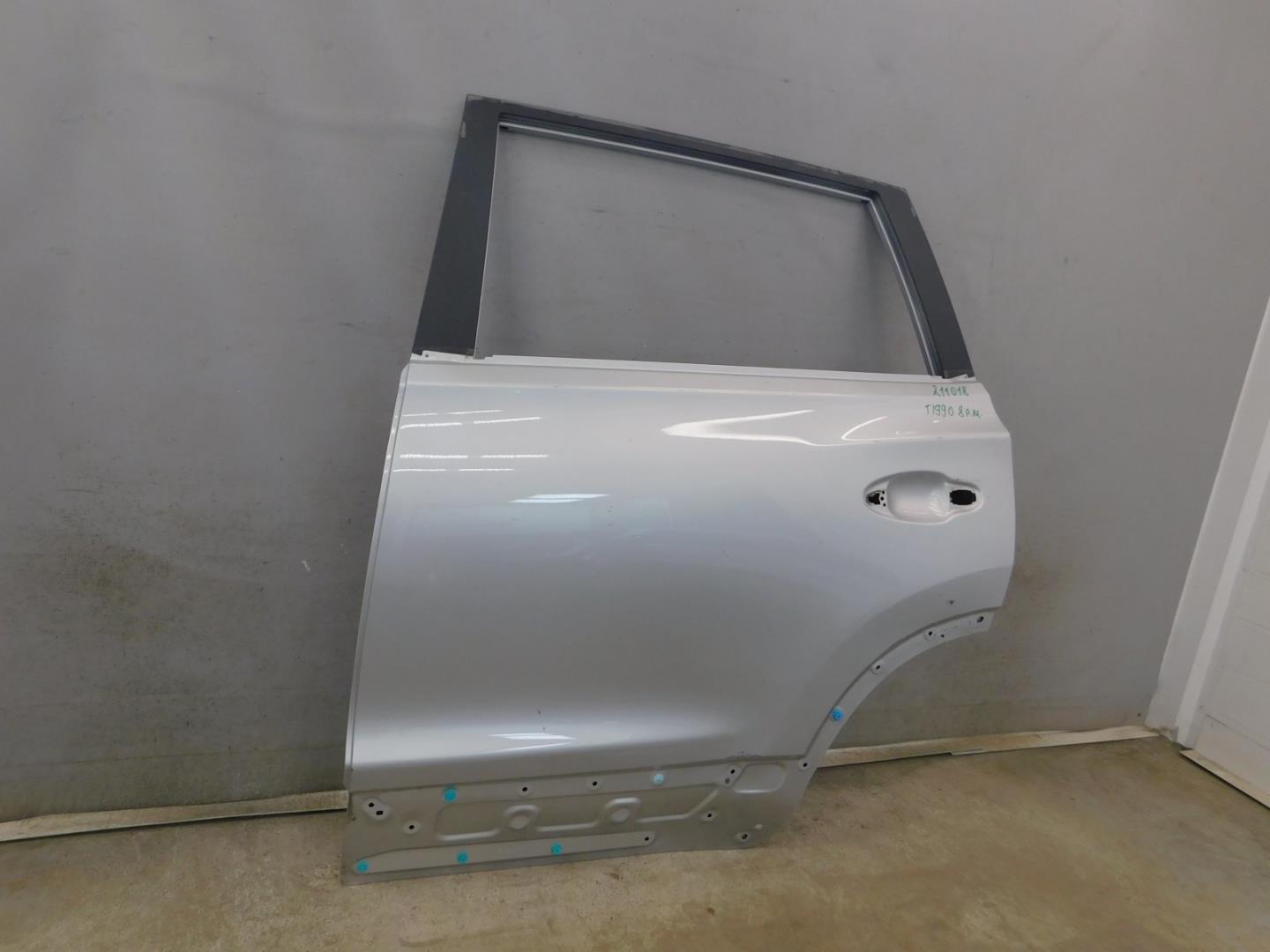 Дверь задняя левая