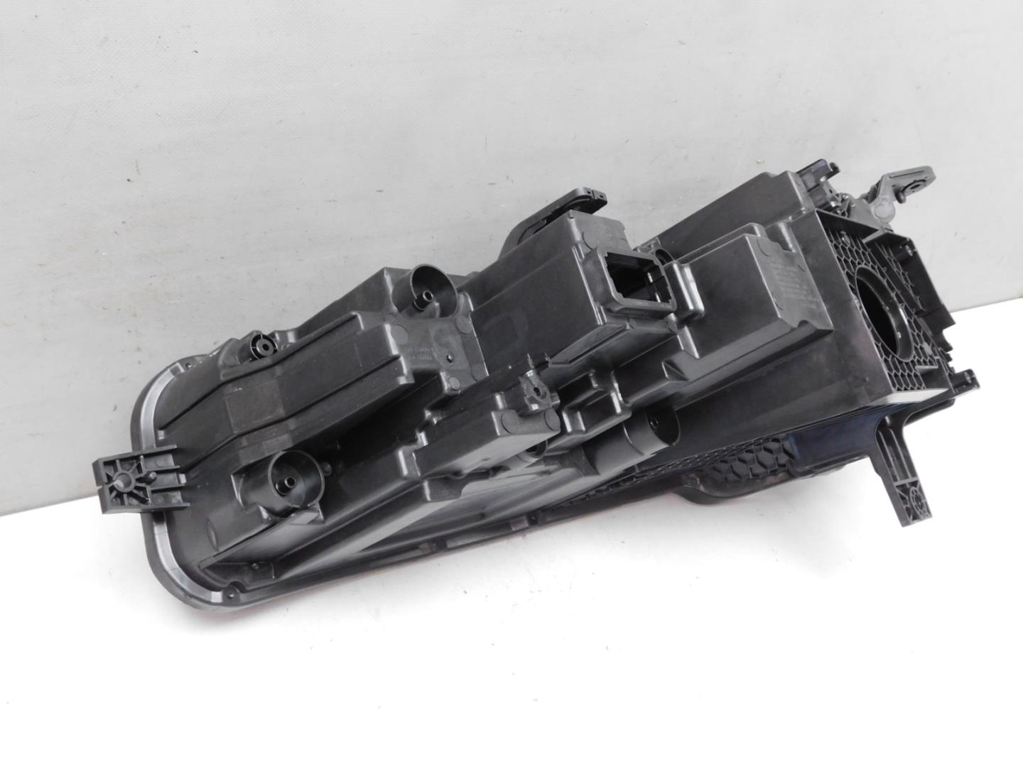 Корпус фары правой