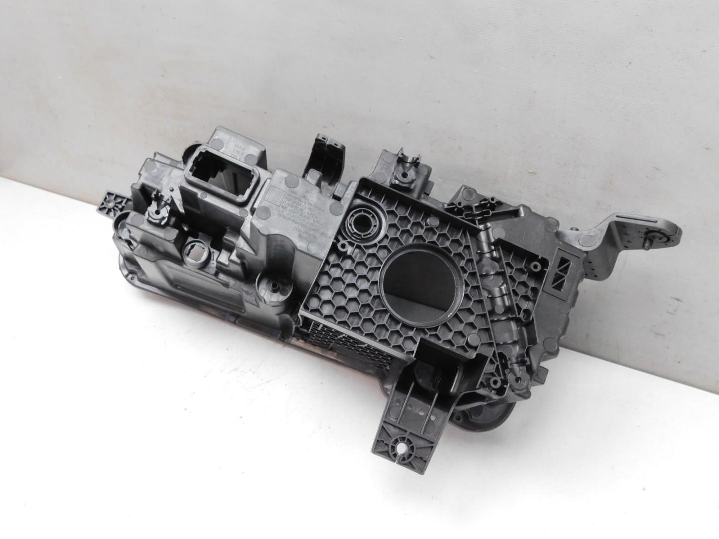 Корпус фары правой