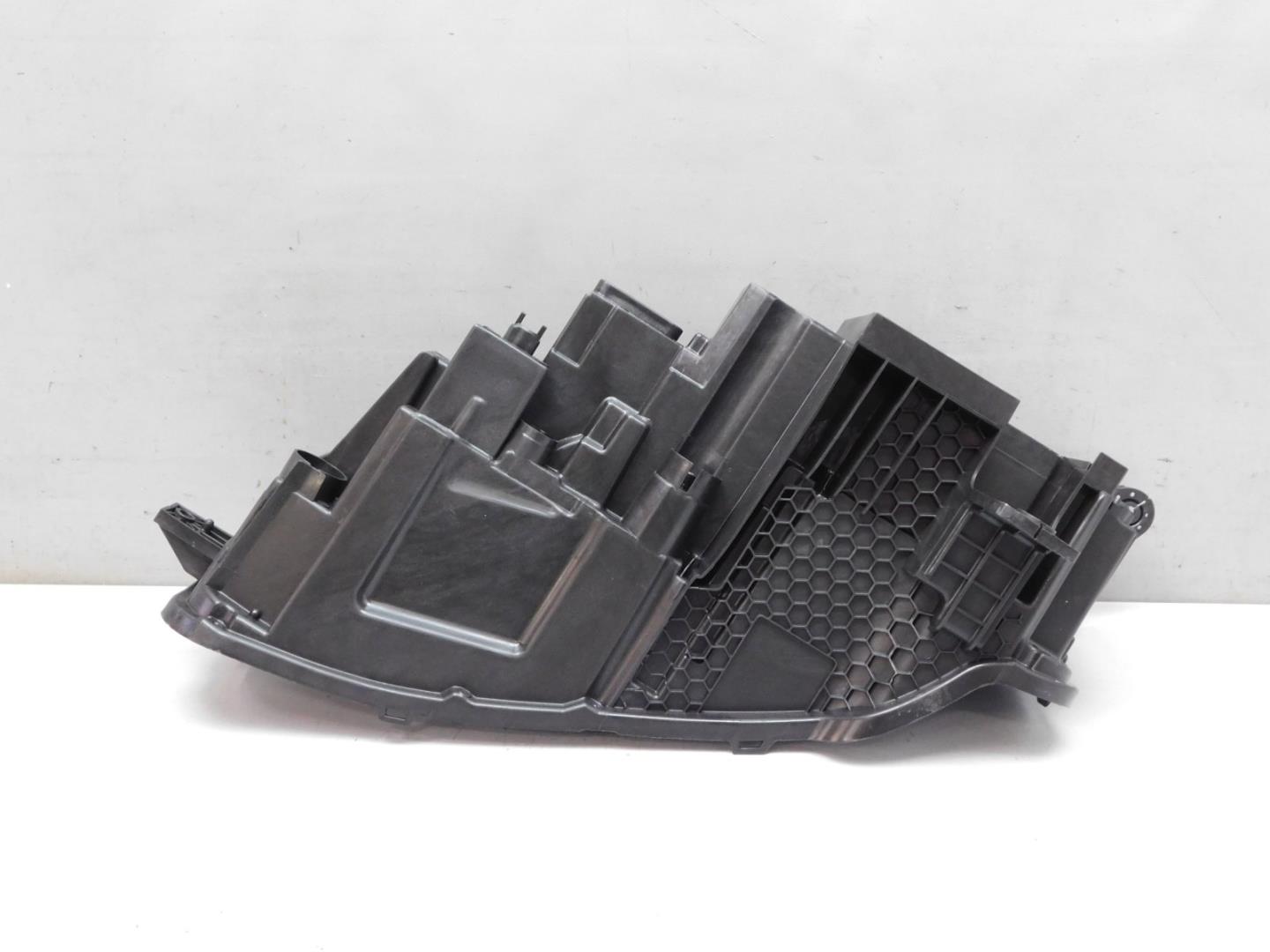 Корпус фары правой