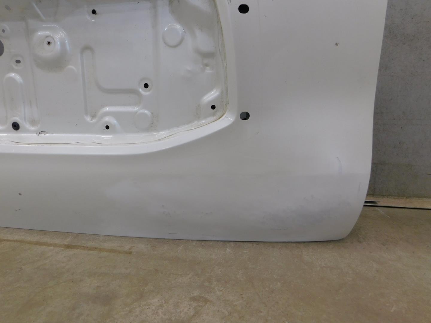 Дверь багажника