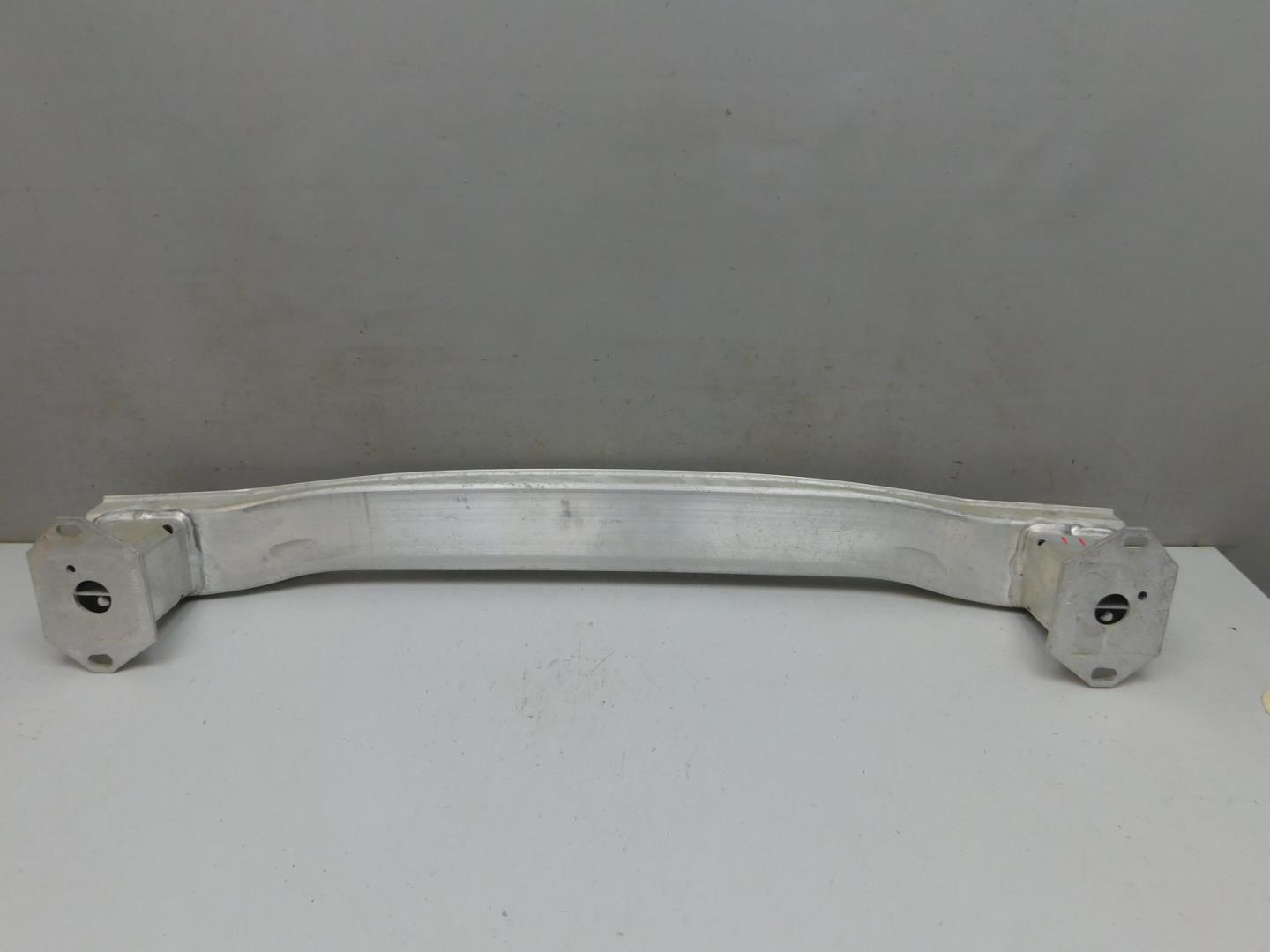 Усилитель заднего бампера