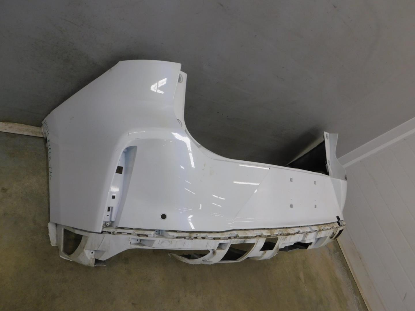 Бампер задний